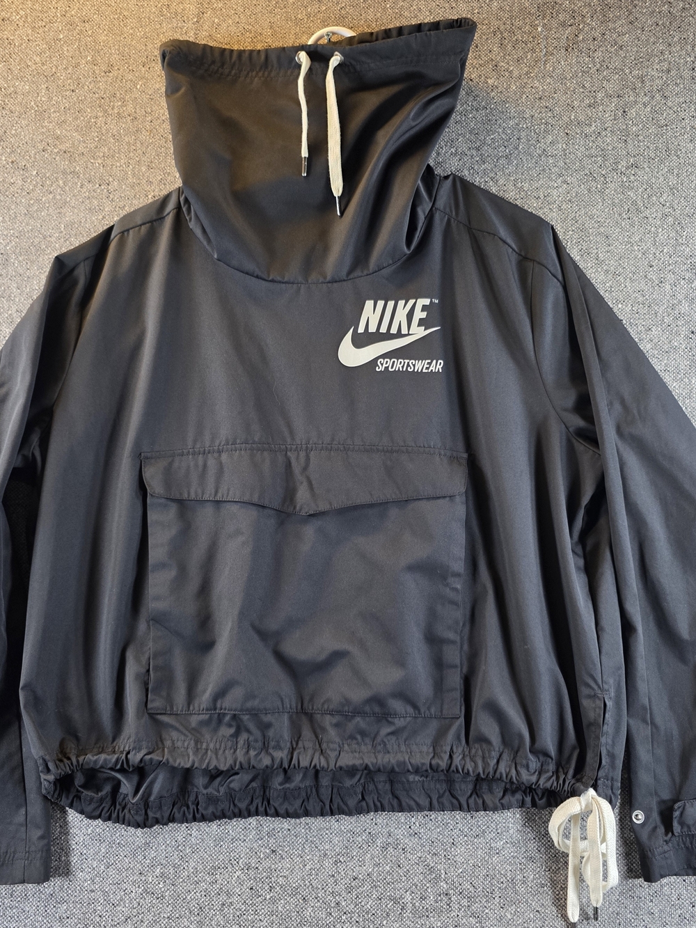 Nike Sportswear Archive Women's M Black Funnel Neck Pullover Windbreaker